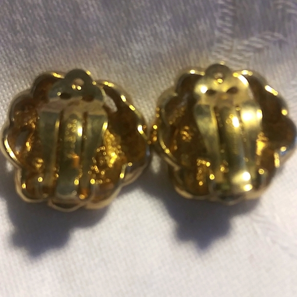 Gorgeous Panetta signed gold tone and rhinestones clip on earrings - Picture 3 of 4